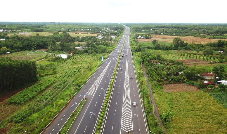 Thành lập Hội đồng thẩm định Báo cáo tiền khả thi điều chỉnh Dự án cao tốc Bắc - Nam phía Tây đoạn Gia Nghĩa - Chơn Thành - Ảnh 1