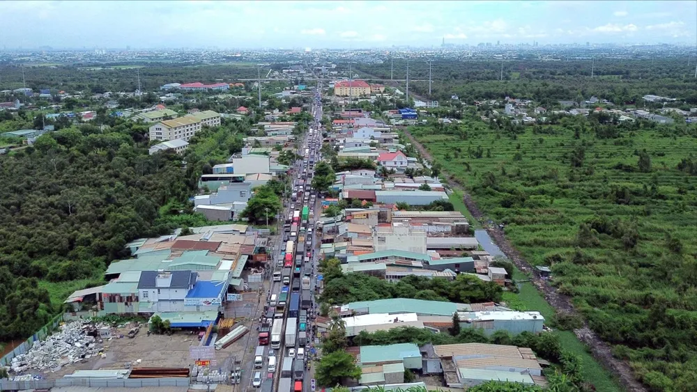 Tháo “nút thắt cổ chai” gây kẹt xe cửa ngõ Tây Ninh - TPHCM