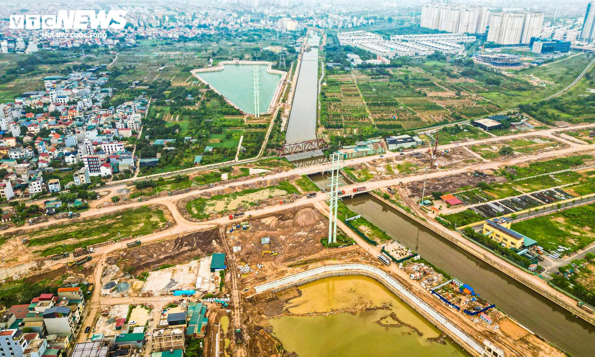 Hà Nội đưa vào vận hành nhiều công trình chống ngập trước mùa mưa - Ảnh 1