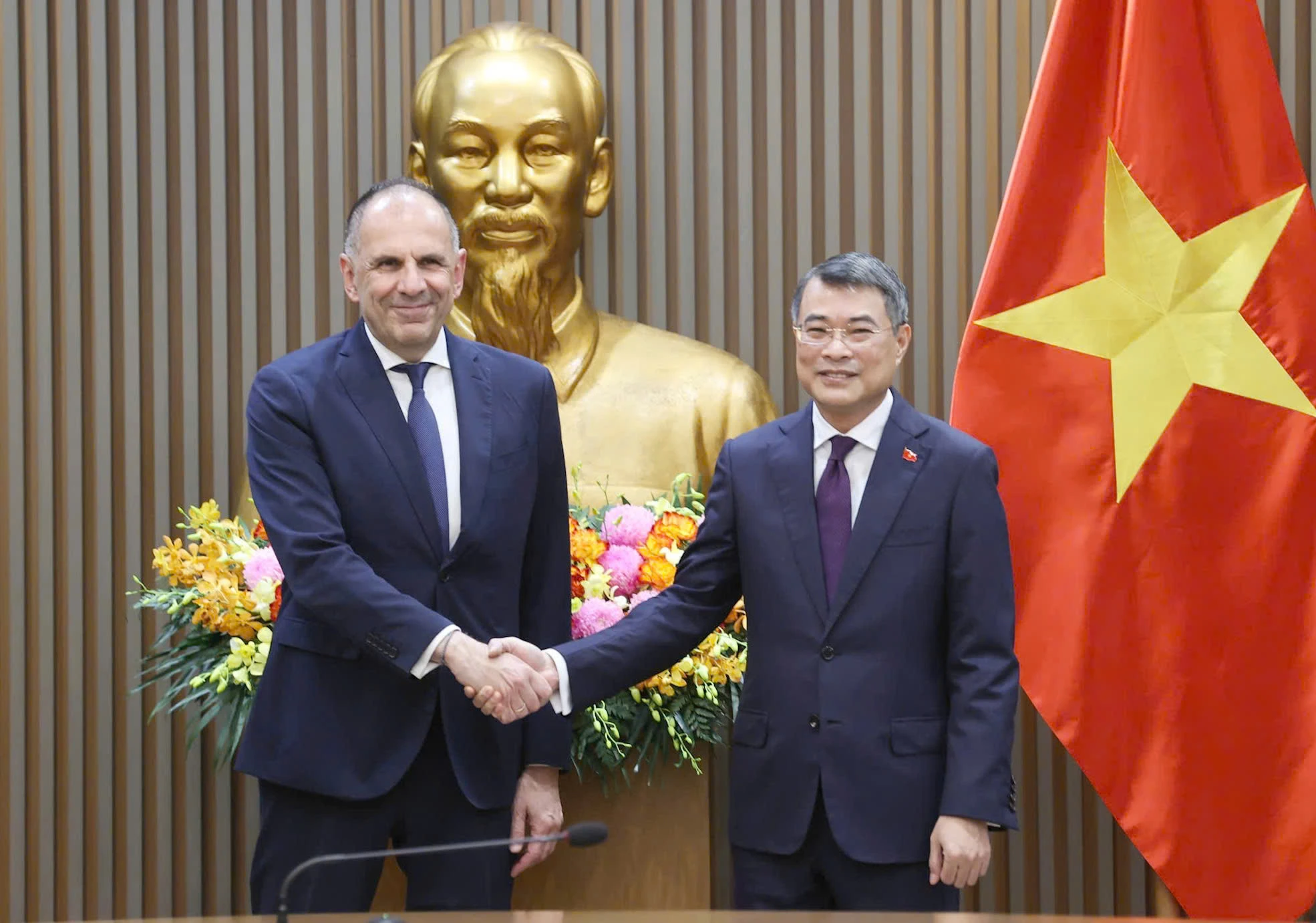 Tin vui: Một quốc gia vừa đề xuất mở đường bay thẳng tới Việt Nam, trước đây chưa từng có - Ảnh 1