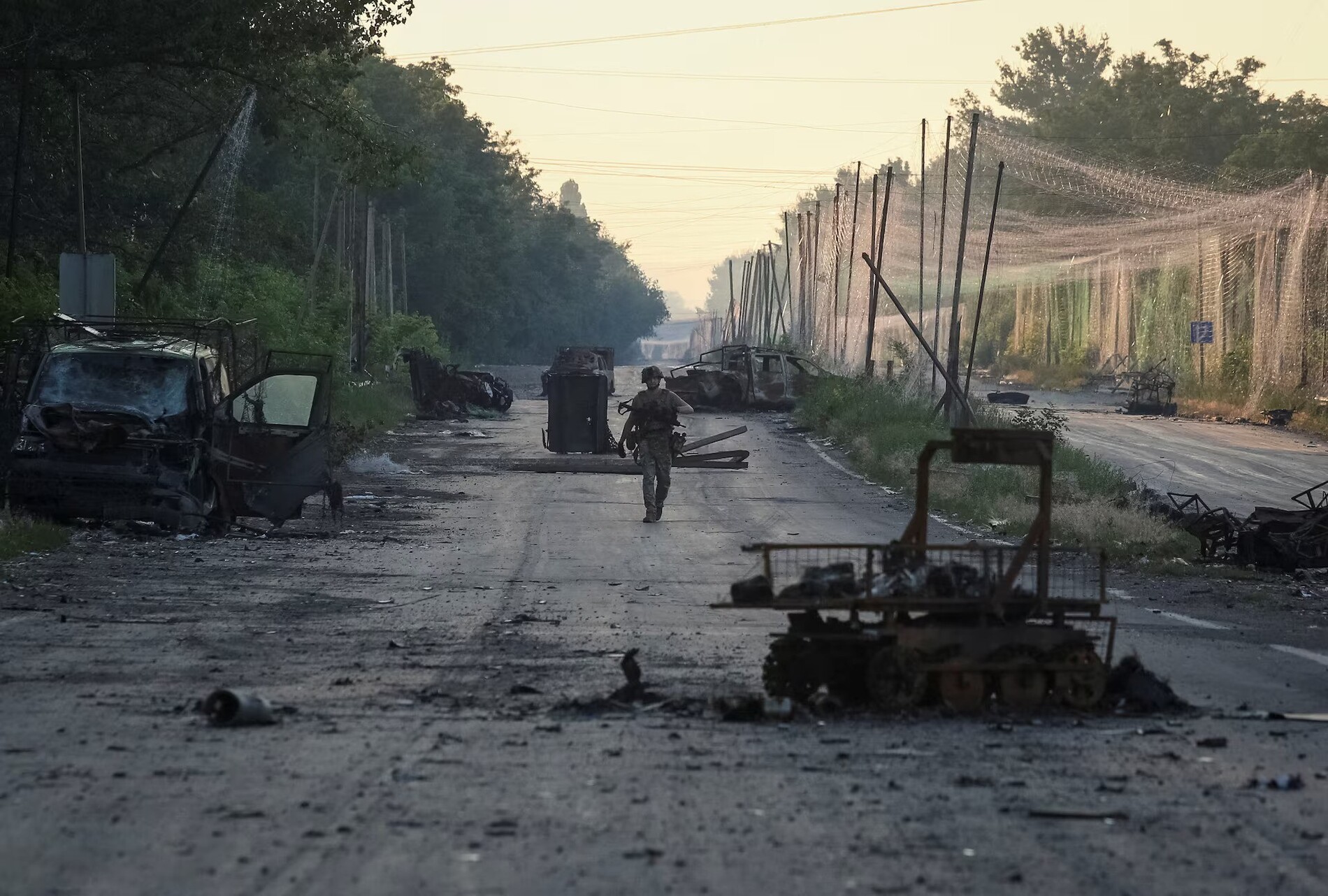 Kostiantynivka "về tay" Nga: Kiev "thủng" vành đai pháo đài, Moscow rộng đường giành lấy toàn bộ Donetsk - Ảnh 1