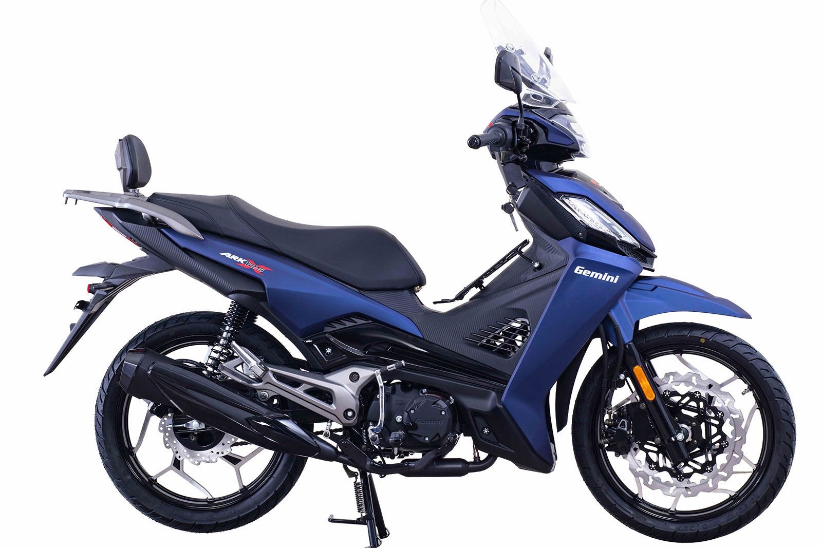 Tân binh xe số 125cc đến từ Hy Lạp sở hữu hàng loạt trang bị độc lạ: Kính chắn gió, tựa lưng tháo rời cùng đĩa phanh khủng 320 mm