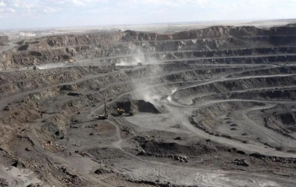 Tình thế trái khoáy của Trung Quốc: Nhìn thấy kho báu trước mắt mà "khao khát đến mấy" cũng không lôi lên được