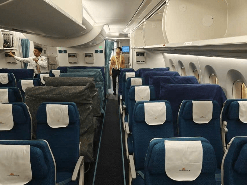 23h30 đêm 8/7, sân bay Nội Bài ghi nhận một máy bay đặc biệt cất cánh - Ảnh 1