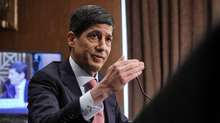 Chủ tịch Fed Kevin Warsh: Kiềm chế lạm phát vẫn là ưu tiên hàng đầu, chưa vội giảm lãi suất - Ảnh 1