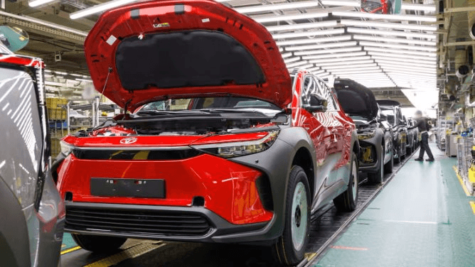 Toyota vừa bán tháo hàng tỷ USD cổ phiếu: Chuyện gì đây? - Ảnh 1