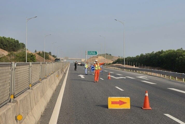 Thu phí 5 đoạn cao tốc Bắc - Nam qua miền Trung từ tối 15/7