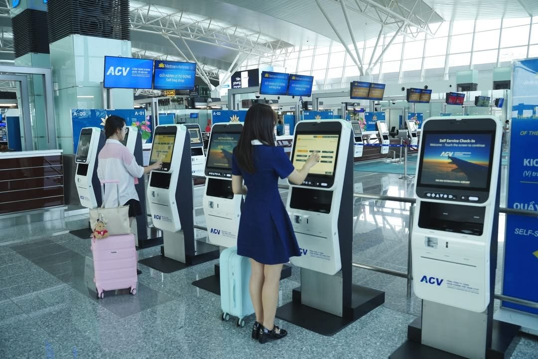 Tin vui với hàng triệu người Việt đi máy bay: Đã có thể gửi hành lý tự động, tiết kiệm đáng kể thời gian chờ đợi - Ảnh 1