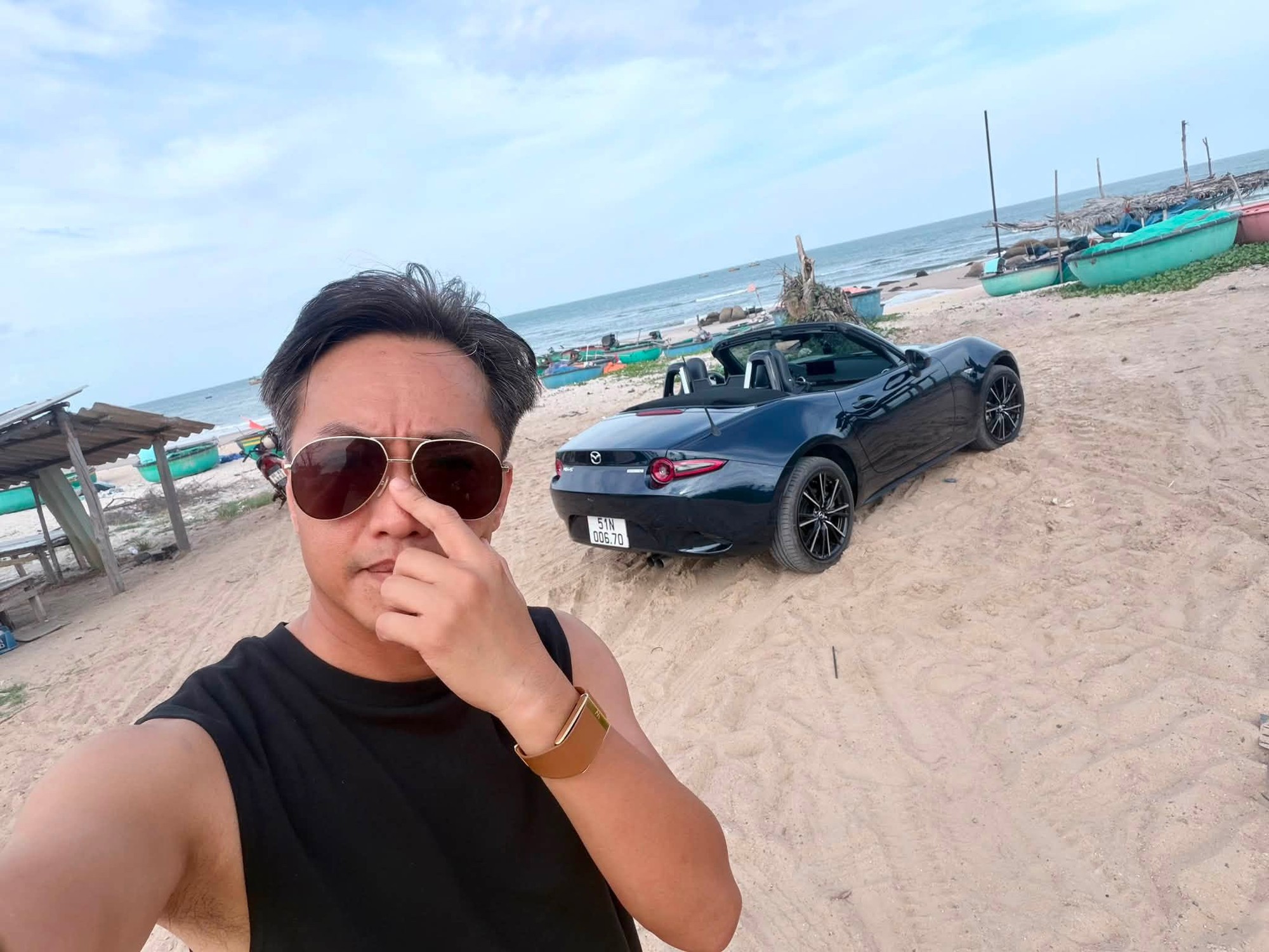 Cường ‘Đô la’ đem Mazda MX-5 đi vầy cát biển: Màu sơn mới khác dàn xe đang có, bộ sưu tập JDM số sàn nay lên tới 4 chiếc?