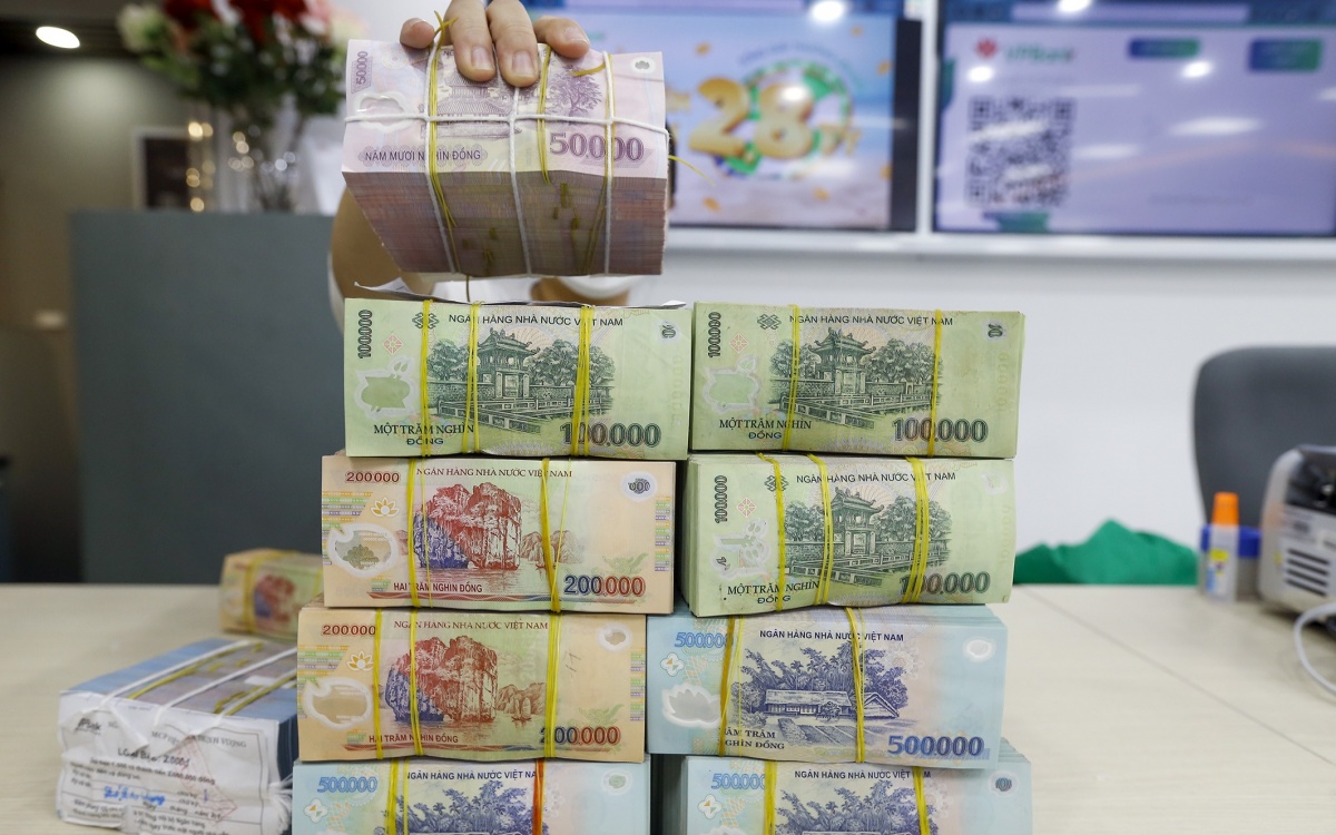 Dư địa giảm lãi suất ngày càng thu hẹp