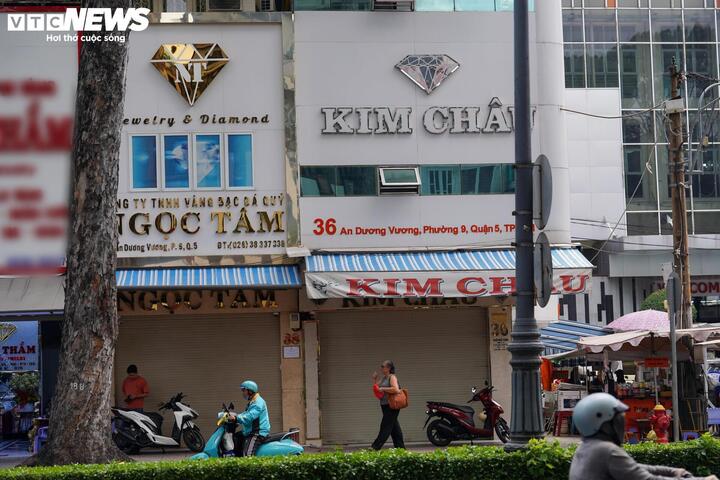 Ai chịu tác động mạnh nhất sau cú sốc buôn lậu kim cương? - Ảnh 1