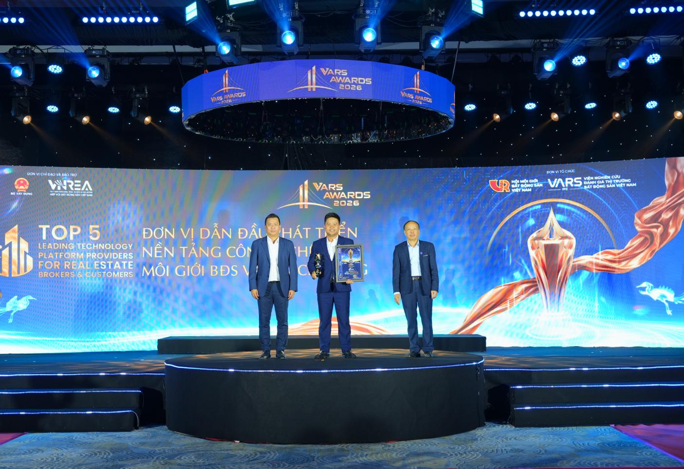 Tiên phong chuyển đổi số, ELINK đạt Top 5 nền tảng công nghệ BĐS tại VARS Award - Ảnh 1