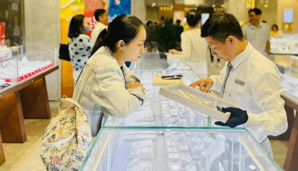 Không phải Hong Kong, đây mới là nơi Việt Nam nhập khẩu lượng lớn kim cương - Ảnh 1