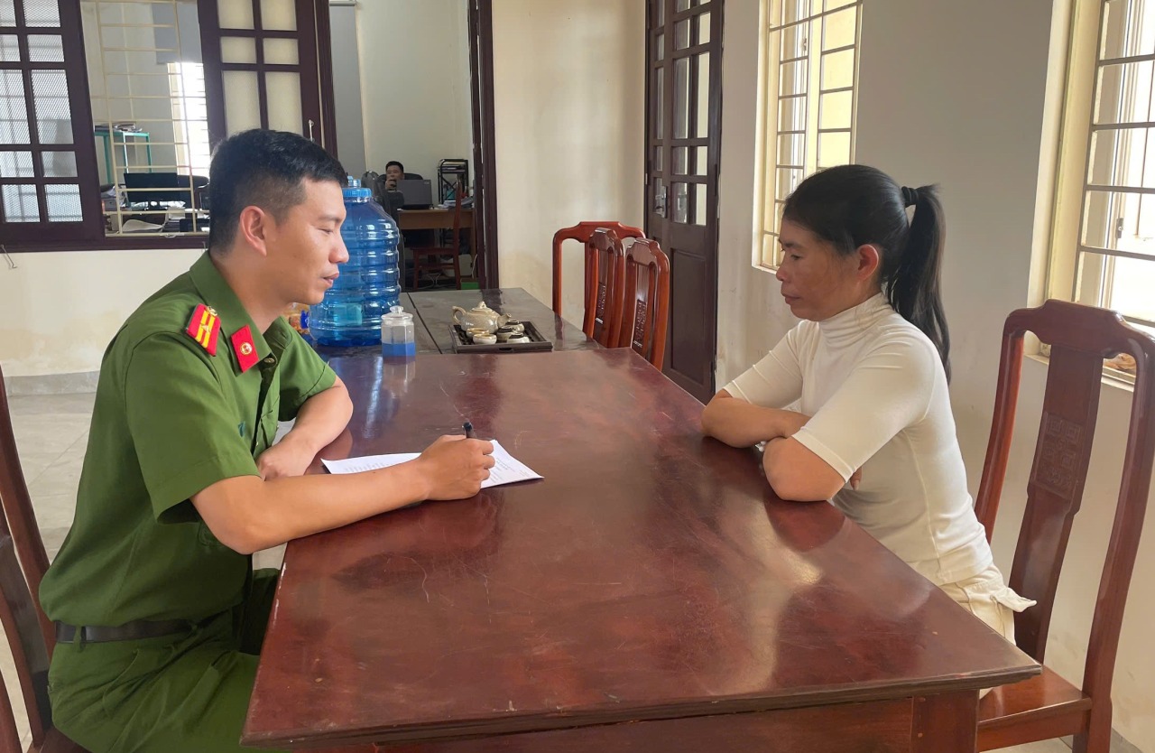 Nguyễn Thị Thanh Nga 48 tuổi ra đầu thú - Ảnh 1