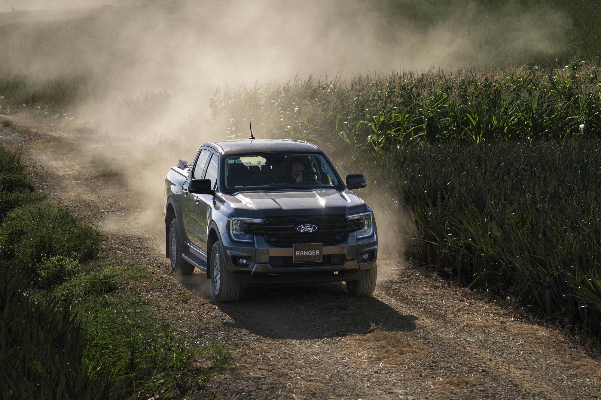 Ford Ranger 2026 thêm nhiều nâng cấp, giá khởi điểm giữ nguyên từ 707 triệu đồng - Ảnh 1