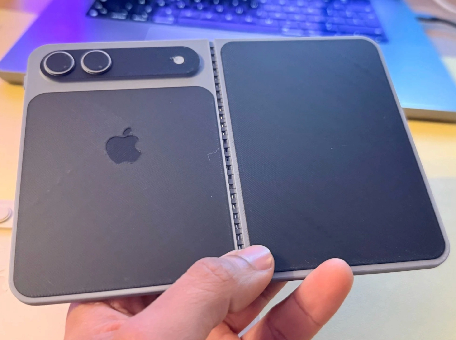 Điểm khác biệt trên iPhone Ultra và iPhone 18 Pro Max - Ảnh 1