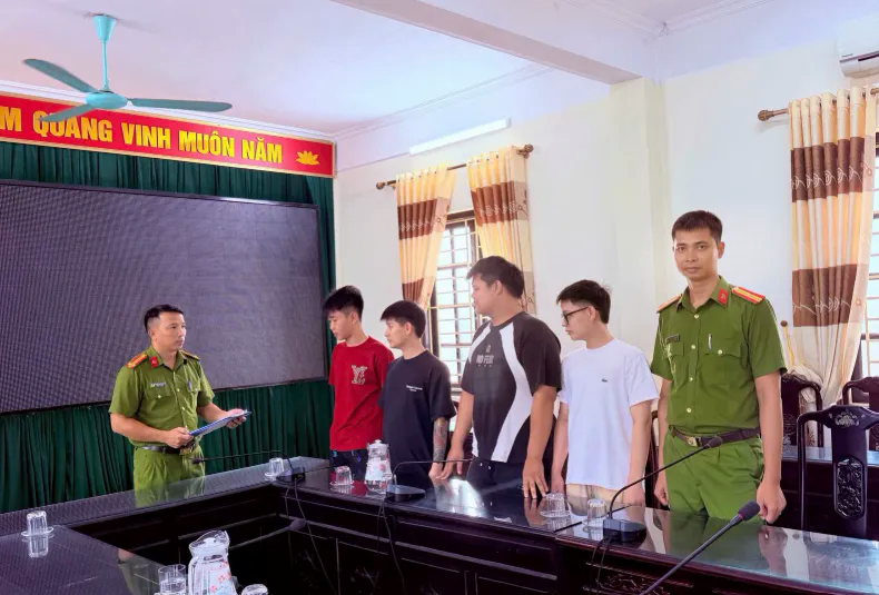 Khởi tố nhóm đối tượng thu thập, mua bán trái phép 117 tài khoản ngân hàng của học sinh