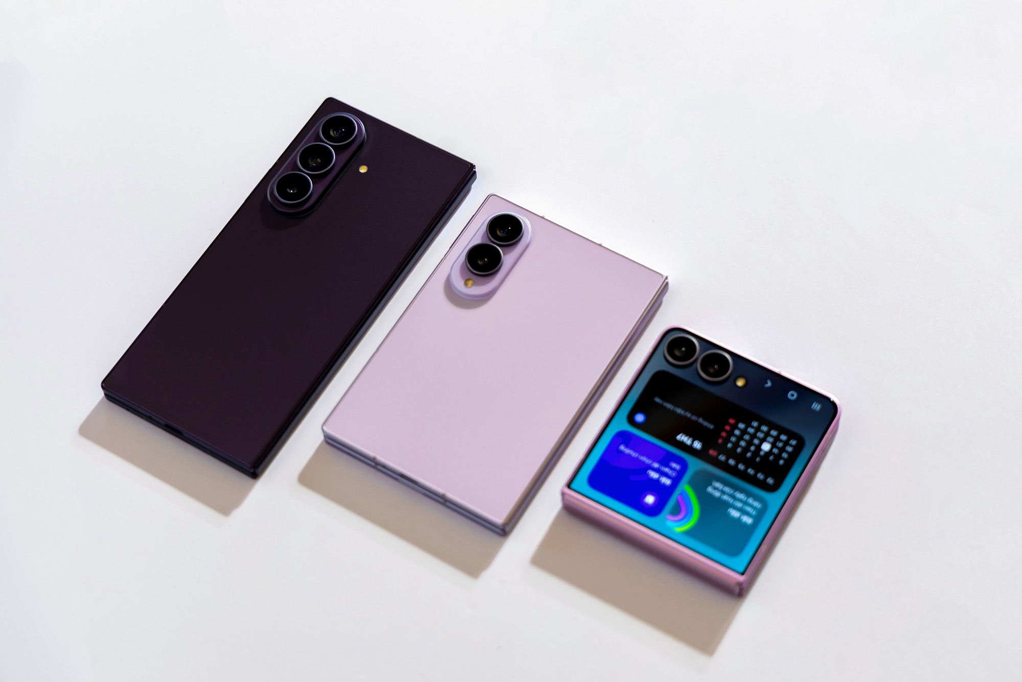 Samsung ra mắt bộ ba smartphone màn hình gập mới, giá từ 53 triệu cho bản Ultra - Ảnh 1