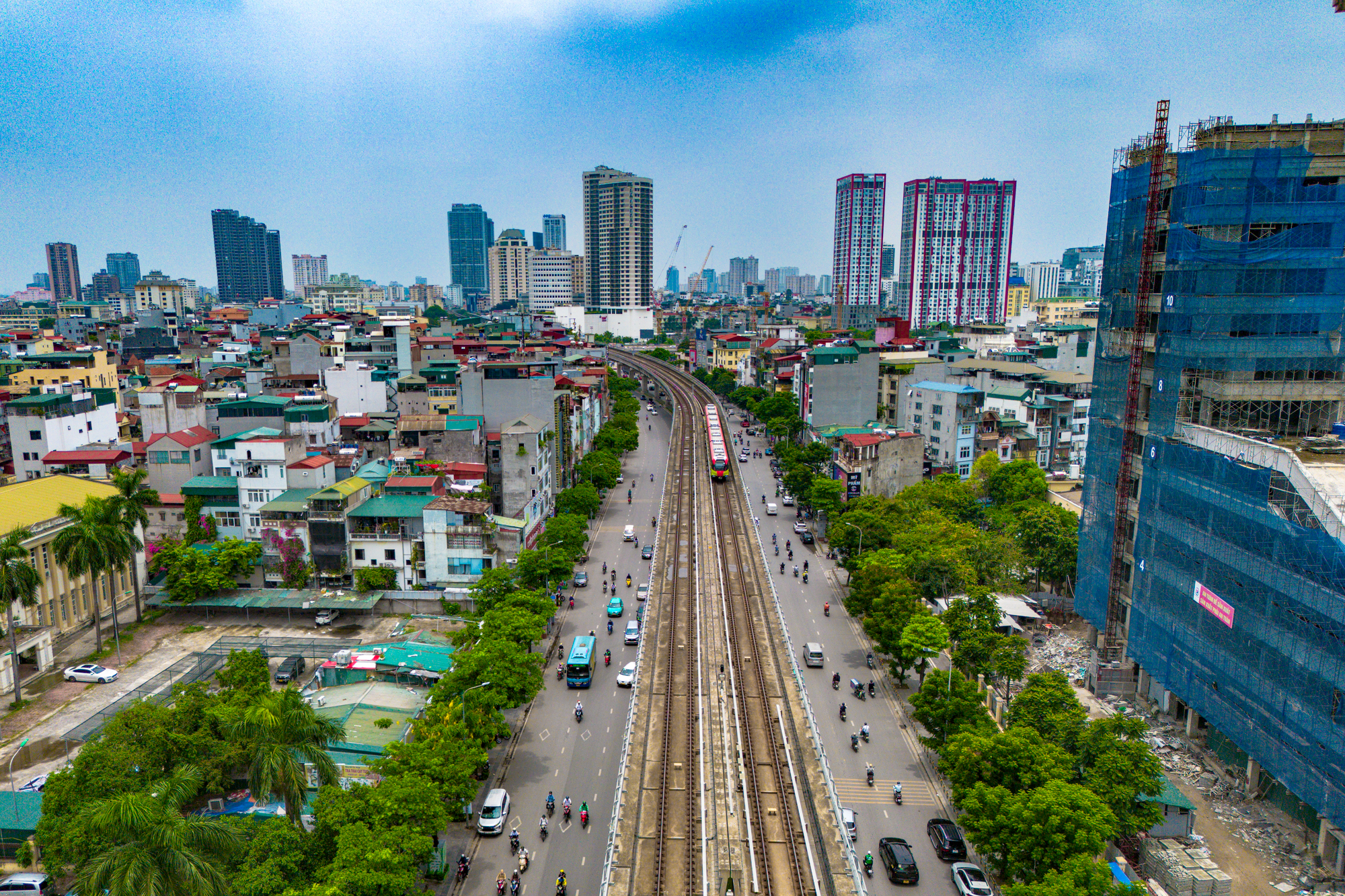 Toàn cảnh khu vực tuyến metro hơn 200.000 tỷ đồng sẽ đi qua: Hàng loạt đại đô thị như Vinhomes Global Gate, Starlake Tây Hồ Tây, Times City hưởng lợi - Ảnh 1