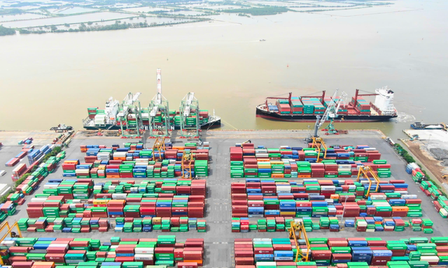 Phó Tổng Giám đốc Viconship đăng ký mua 500.000 cổ phiếu VSC - Ảnh 1