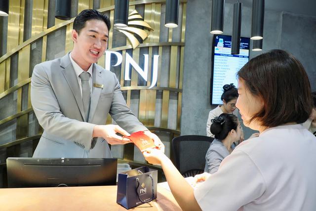 PNJ duy trì đà tăng trưởng quý 2 12%, doanh thu 6 tháng đạt 25.729 tỉ đồng