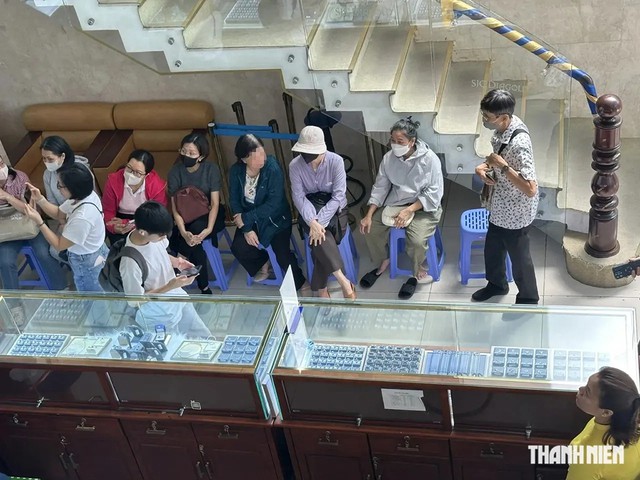 Giá vàng giảm mạnh khi lực bán tăng - Ảnh 1