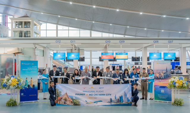 Vietnam Airlines chính thức khai trương đường bay TP.HCM - Phuket - Ảnh 1