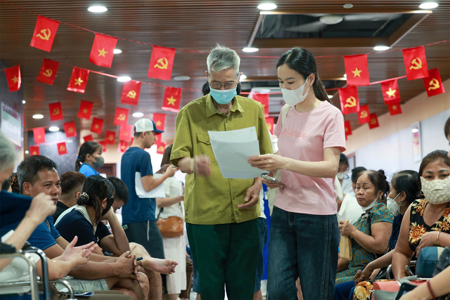 Bảo hiểm Y tế bổ sung: ‘Tấm khiên’ thứ hai bảo vệ tài chính người dân - Ảnh 1