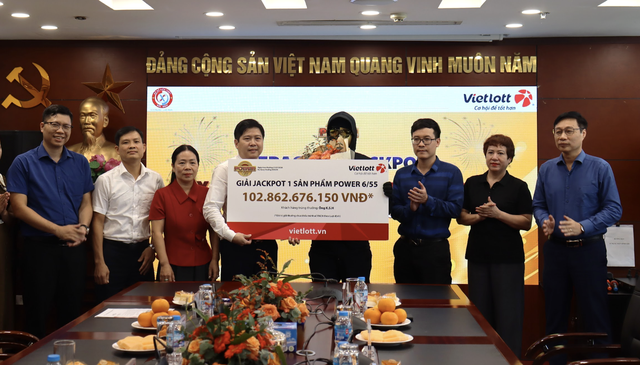 Chuyên gia người Hàn Quốc trúng hơn 100 tỉ Jackpot của Vietlott - Ảnh 1