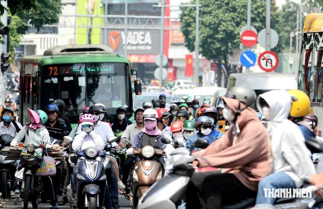 TP.HCM nắng nóng gay gắt giữa mùa mưa, vì sao? - Ảnh 1