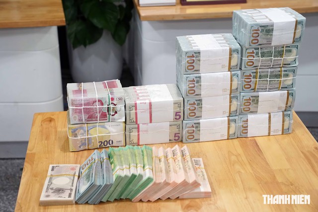 Giá USD hôm nay 12.7.2026: Ngân hàng giảm chiều mua, tăng chiều bán