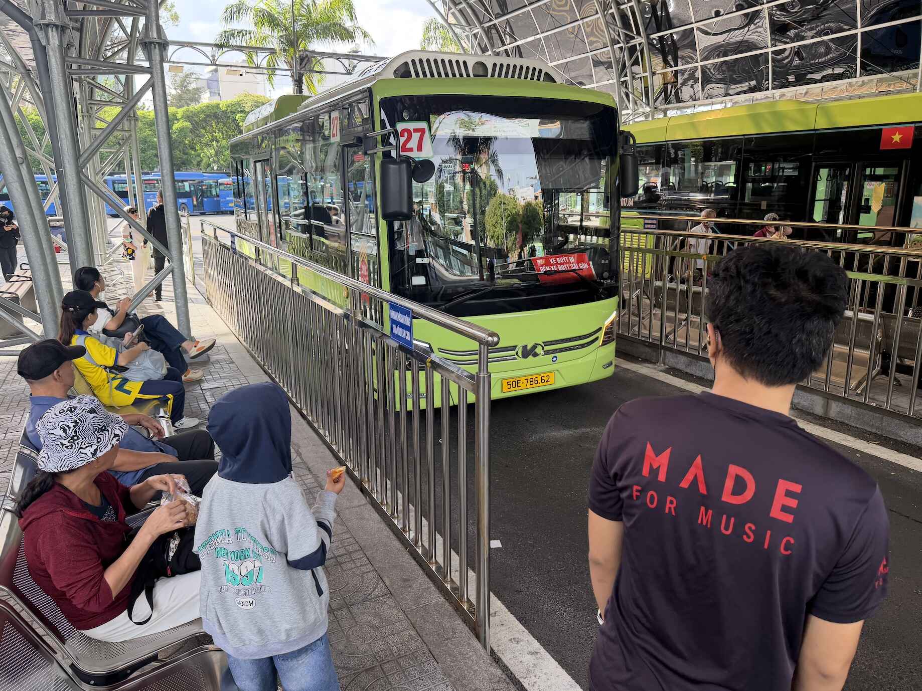 50 năm thành phố mang tên Bác: Trang mới cho xe buýt TP.HCM - Ảnh 1