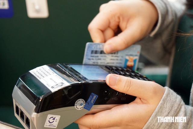 Chiêu lừa bóc tách chip trên thẻ ngân hàng chiếm đoạt tài sản