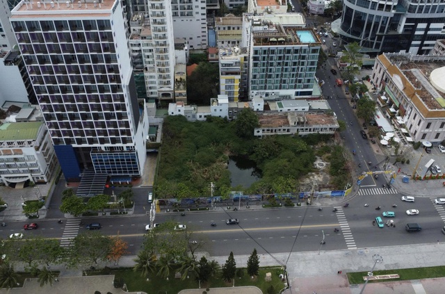 Khu 'đất vàng' ven biển Nha Trang bỏ hoang 23 năm có chủ mới - Ảnh 1