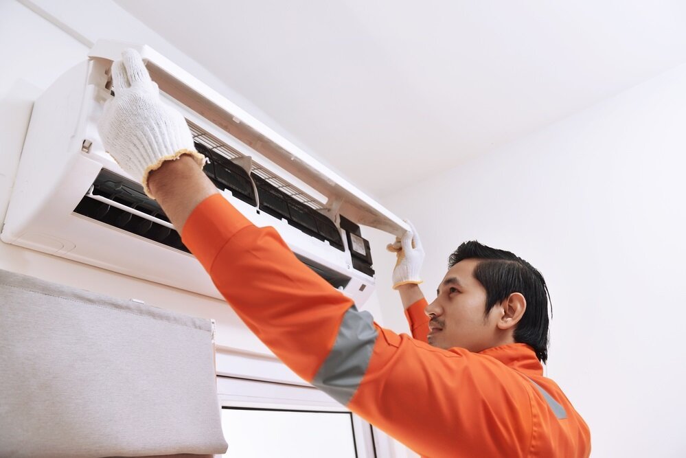 Vì sao điều hòa bật 18 độ nhưng phòng vẫn không mát? Thợ sửa chữa chỉ ra một nguyên nhân nhiều nhà mắc phải