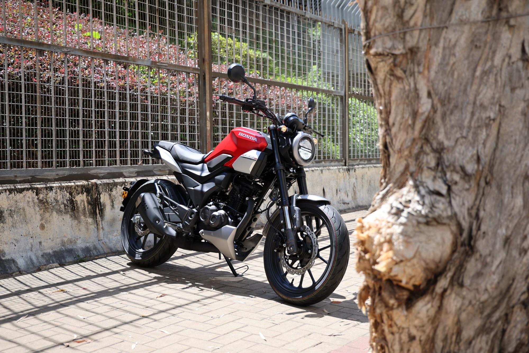 Honda CB190TR chốt giá 50 triệu có phanh ABS hai kênh và ly hợp chống trượt