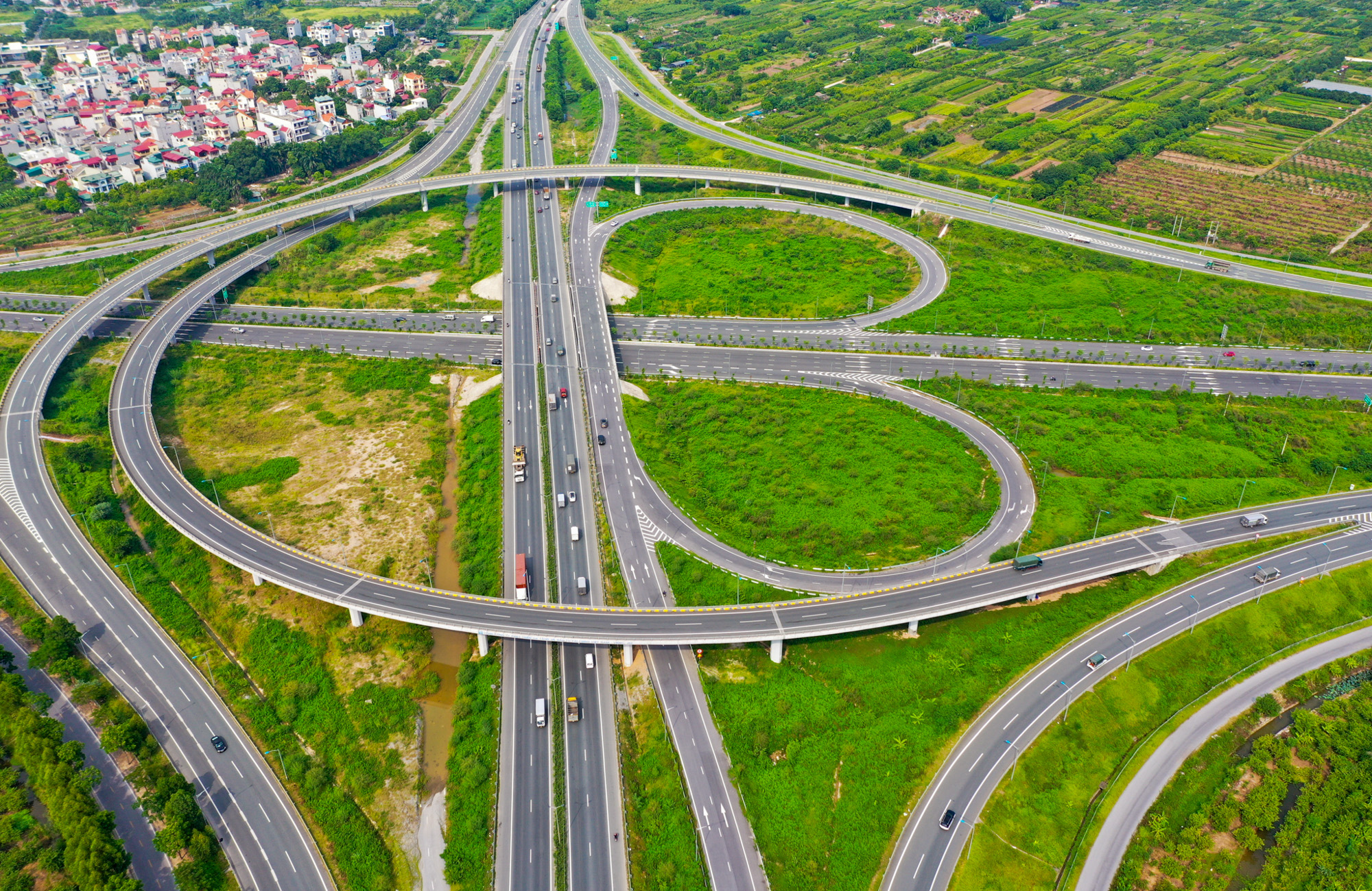 2.000 km cao tốc: Cú nhảy vọt ấn tượng và cuộc đổi ngôi của nhà thầu nội trên những đại công trường nghìn tỷ
