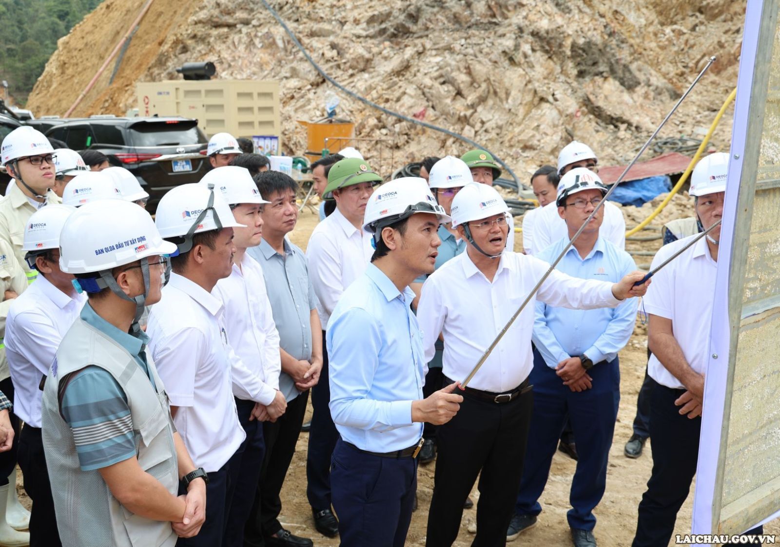 Liên danh Đèo Cả khoan hầm xuyên núi dài 8,8km qua đèo cao nhất Việt Nam, giúp rút ngắn thời gian di chuyển từ 2 giờ xuống 11 phút