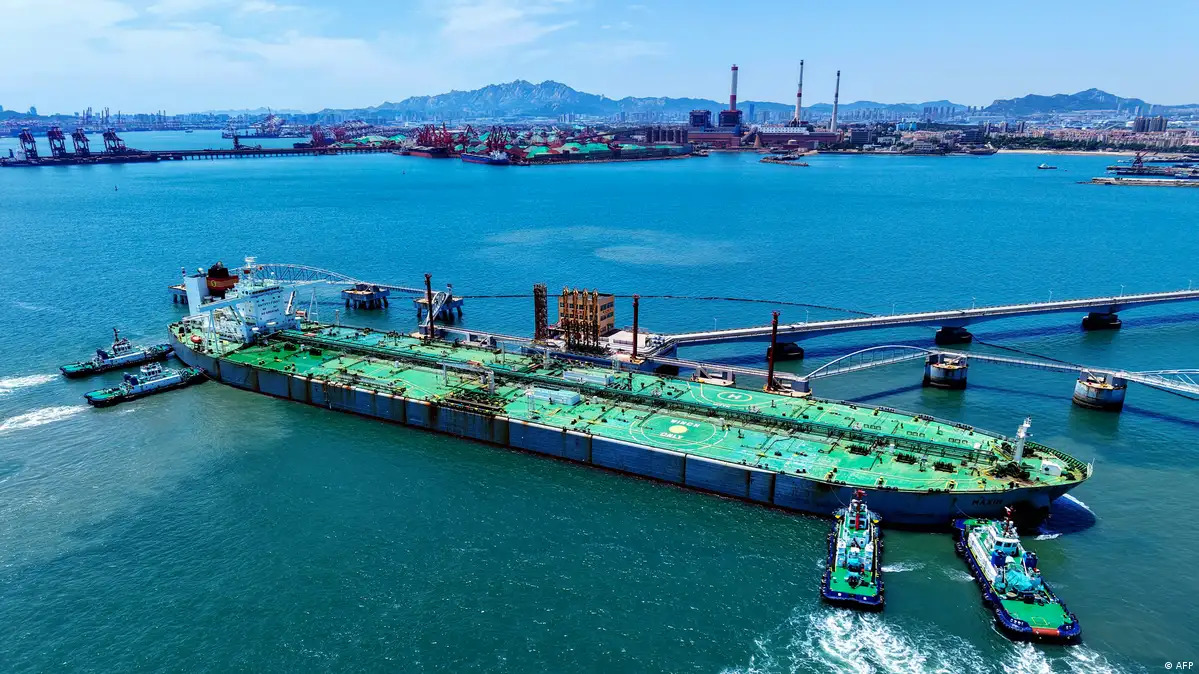 Gần 1 triệu thùng dầu Nga chuyển hướng khỏi Ấn Độ mỗi ngày, Trung Quốc lập tức tăng tốc gom hàng