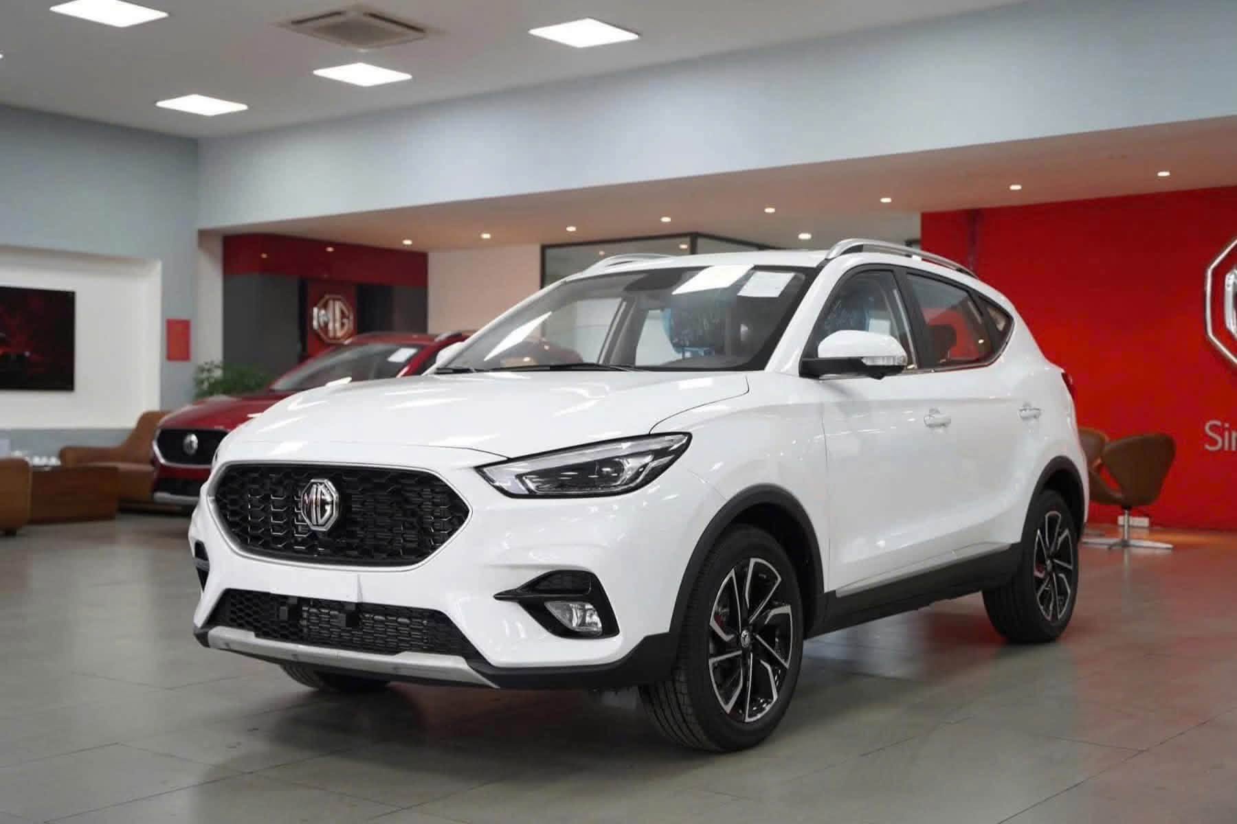 Càng sát ngày ra mắt đời mới, MG ZS giảm giá càng ‘tất tay’: Bản rẻ nhất còn 368 triệu đồng, làm khó cả Morning, i10
