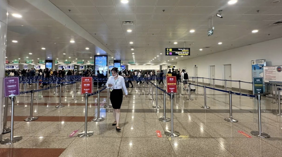Từ đầu tháng 8: Sân bay Nội Bài có làn xuất nhập cảnh riêng cho khách Việt