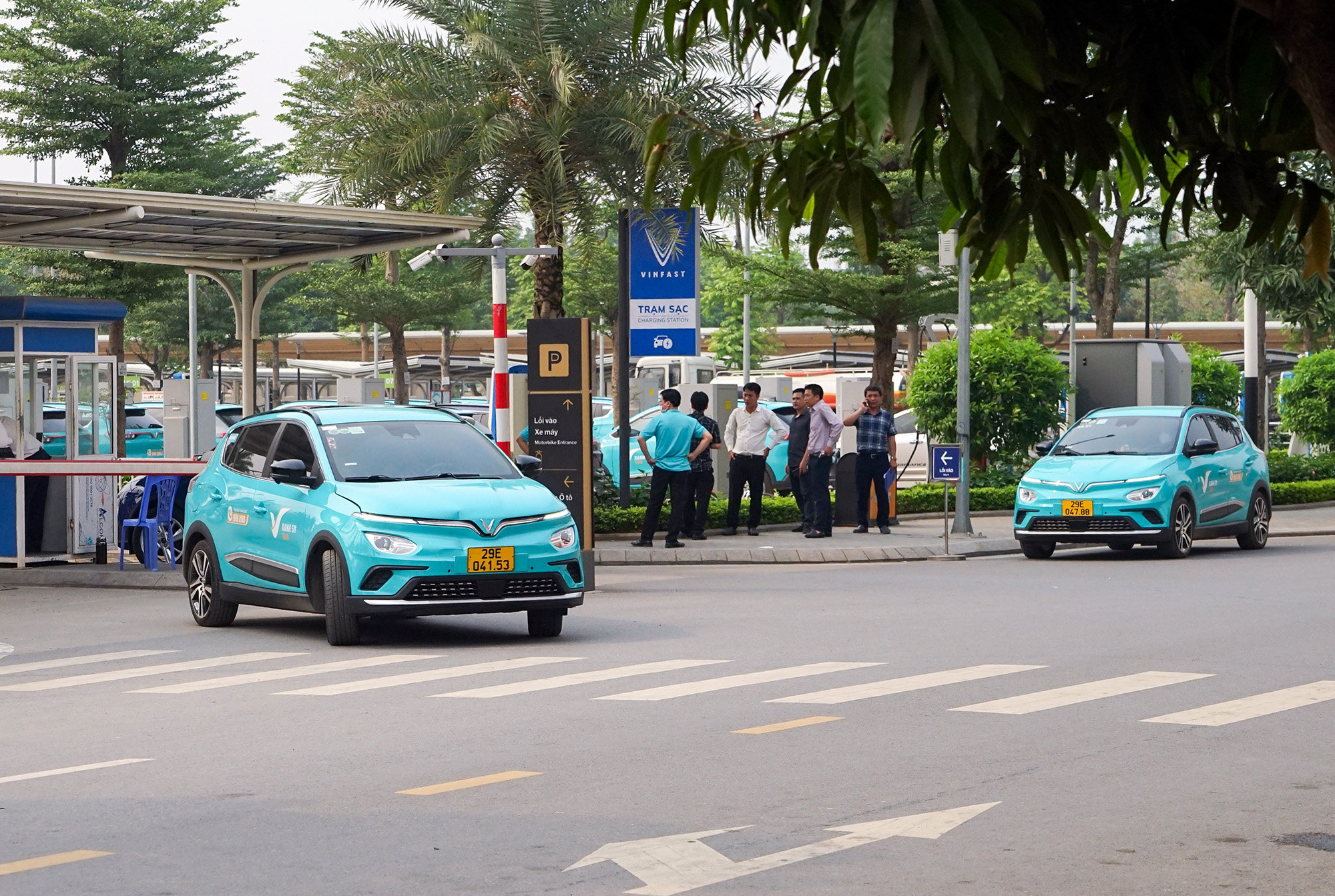 Doanh nghiệp taxi kiến nghị về hóa đơn điện tử: Bộ Tài chính nói gì?