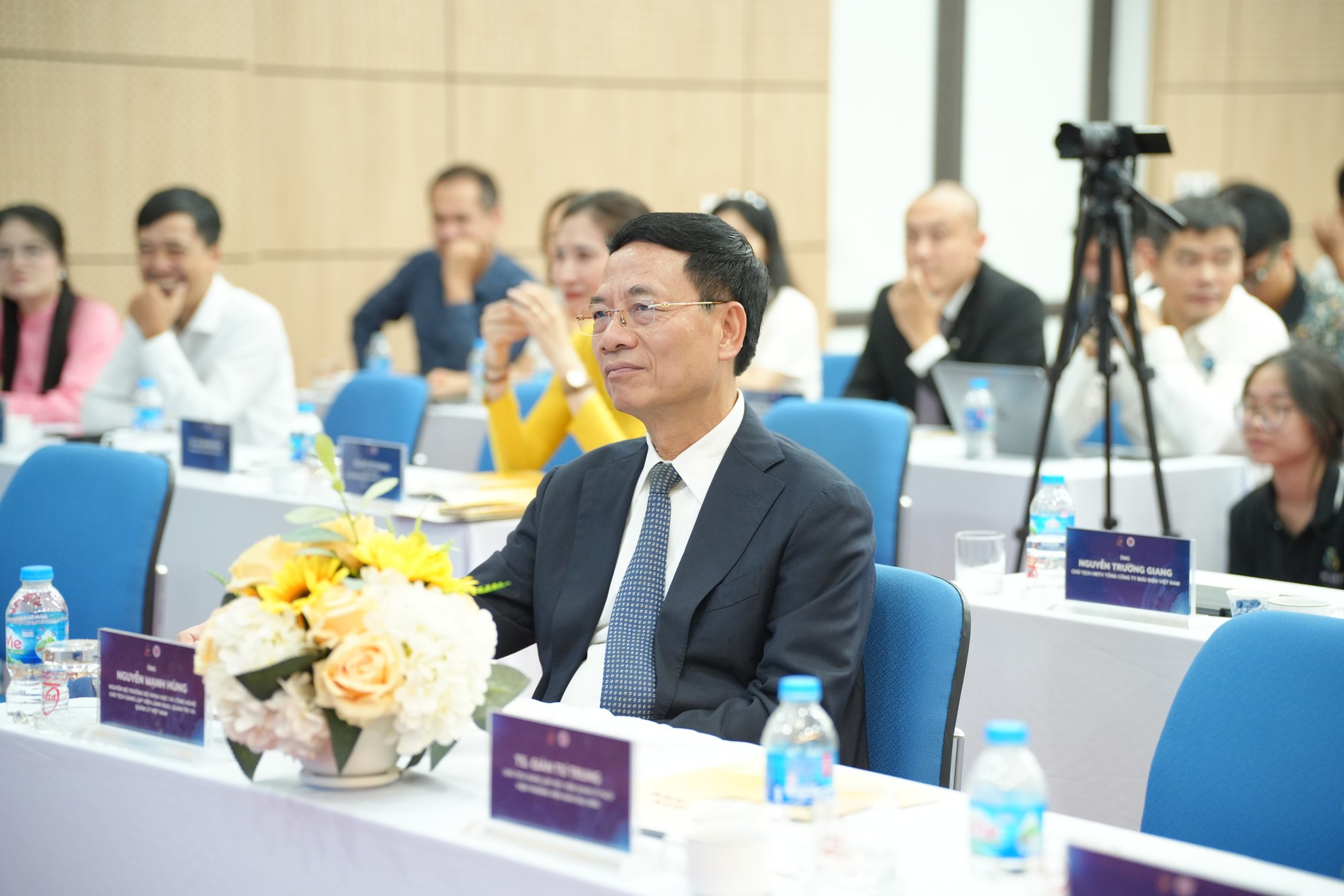 Nguyên Bộ trưởng KH-CN Nguyễn Mạnh Hùng lý giải lý do Việt Nam có nhiều doanh nghiệp khởi nghiệp thành công, nhưng lại ít doanh nghiệp thực sự lớn