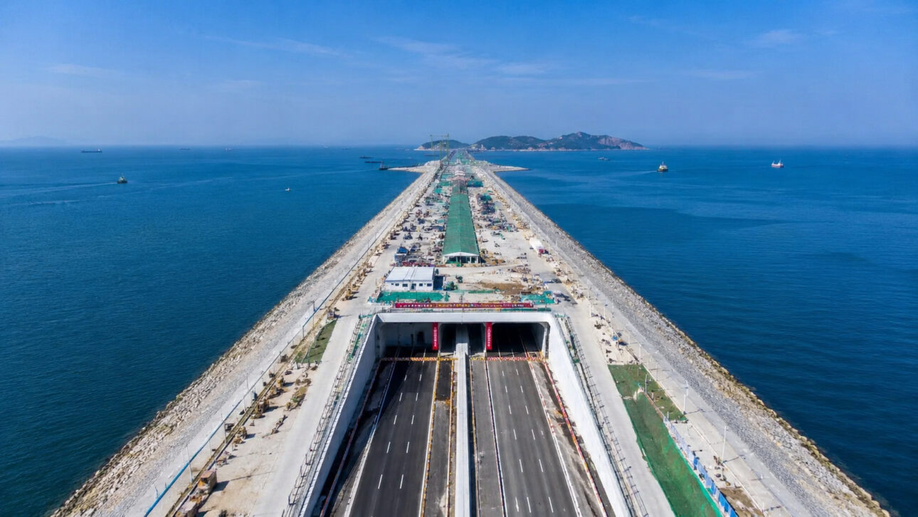 Phát hiện Trung Quốc đánh chìm 18 khối bê tông nặng tổng cộng 1 triệu tấn xuống đáy biển, ghép chính xác sai số 3mm - công trình ngầm dài 5km hoàn thiện sau 20 tháng