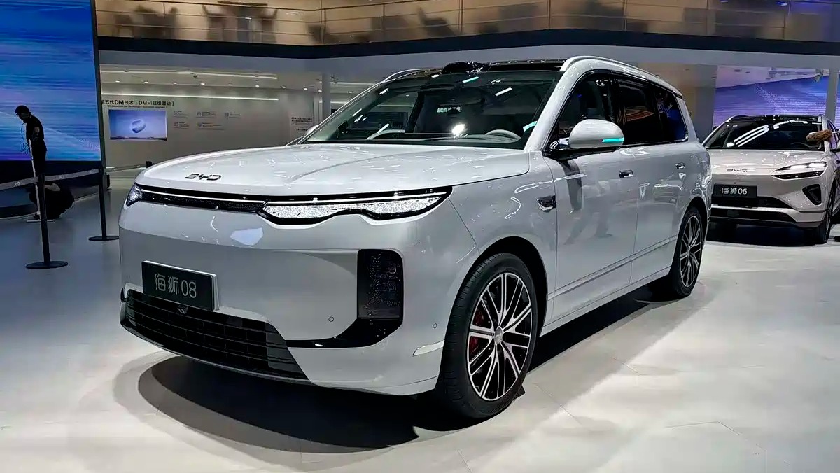 SUV đắt nhất của BYD ở Việt Nam sắp có bản nâng cấp: Có đủ EV, PHEV, sạc siêu nhanh và công nghệ 'mắt thần'