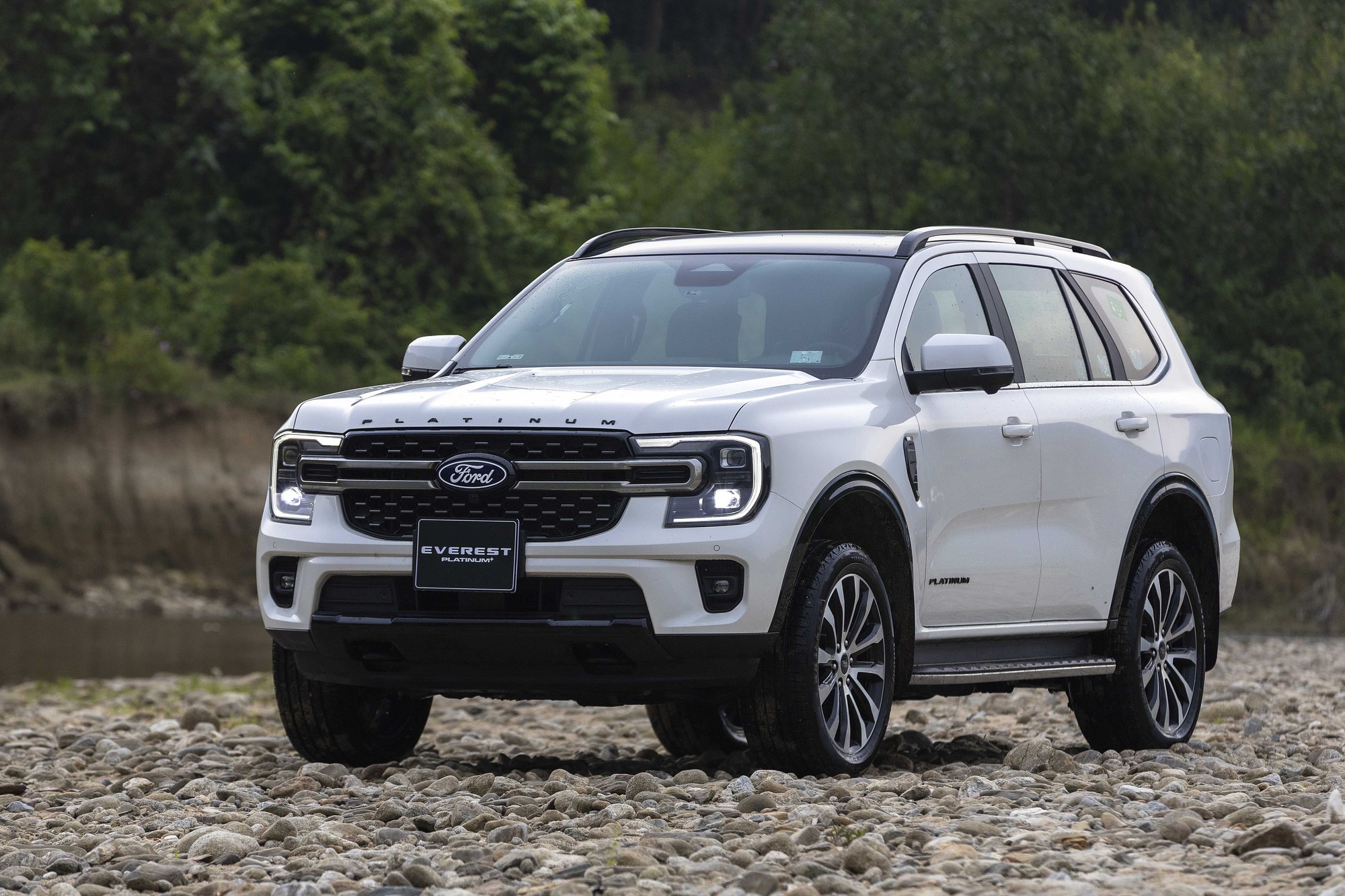 Một mẫu SUV 7 chỗ ở Việt Nam có doanh số gấp 6 lần các đối thủ cộng lại
