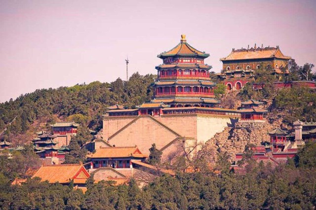 Đang xây tháp 9 tầng, vua Càn Long bất ngờ ra lệnh dừng: 8 chữ bí ẩn dưới lòng đất khiến hoàng đế sợ hãi