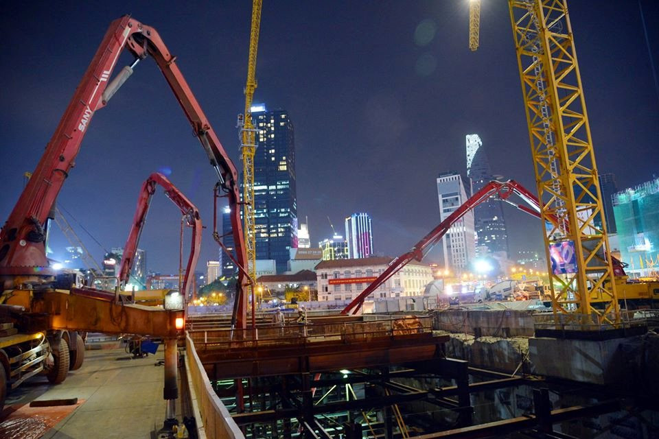 Phát hiện hơn 100 xe tải trộn bê tông từng đổ 1.200 m³ xuyên đêm, công trình ngầm dài 236 m, sâu 32 m lộ diện