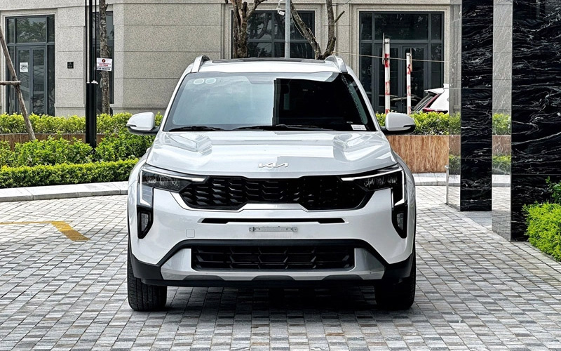 Kia Sonet giảm giá kỷ lục tại Việt Nam: Niêm yết còn từ 450 triệu đồng, rẻ nhất phân khúc, tăng áp lực cho Fronx