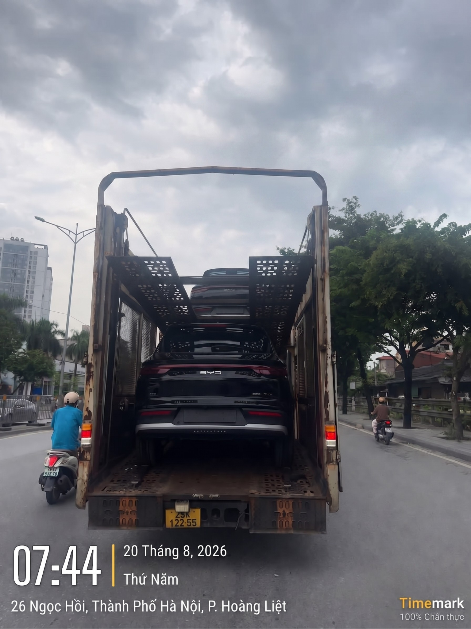 BYD Sealion 5 xuất hiện trên đường phố Việt Nam: 'Đàn em' Sealion 6, dùng máy PHEV đấu với Mazda CX-5, dự kiến mở bán trong quý IV